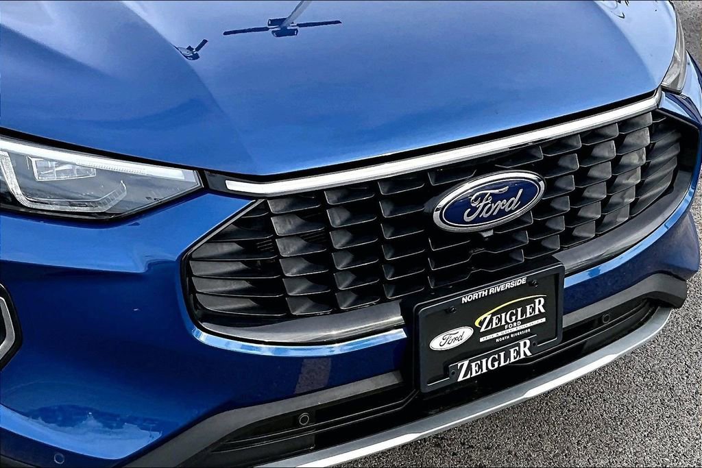 Certified 2023 Ford Escape Platinum w/ Premium Technology Package image 30