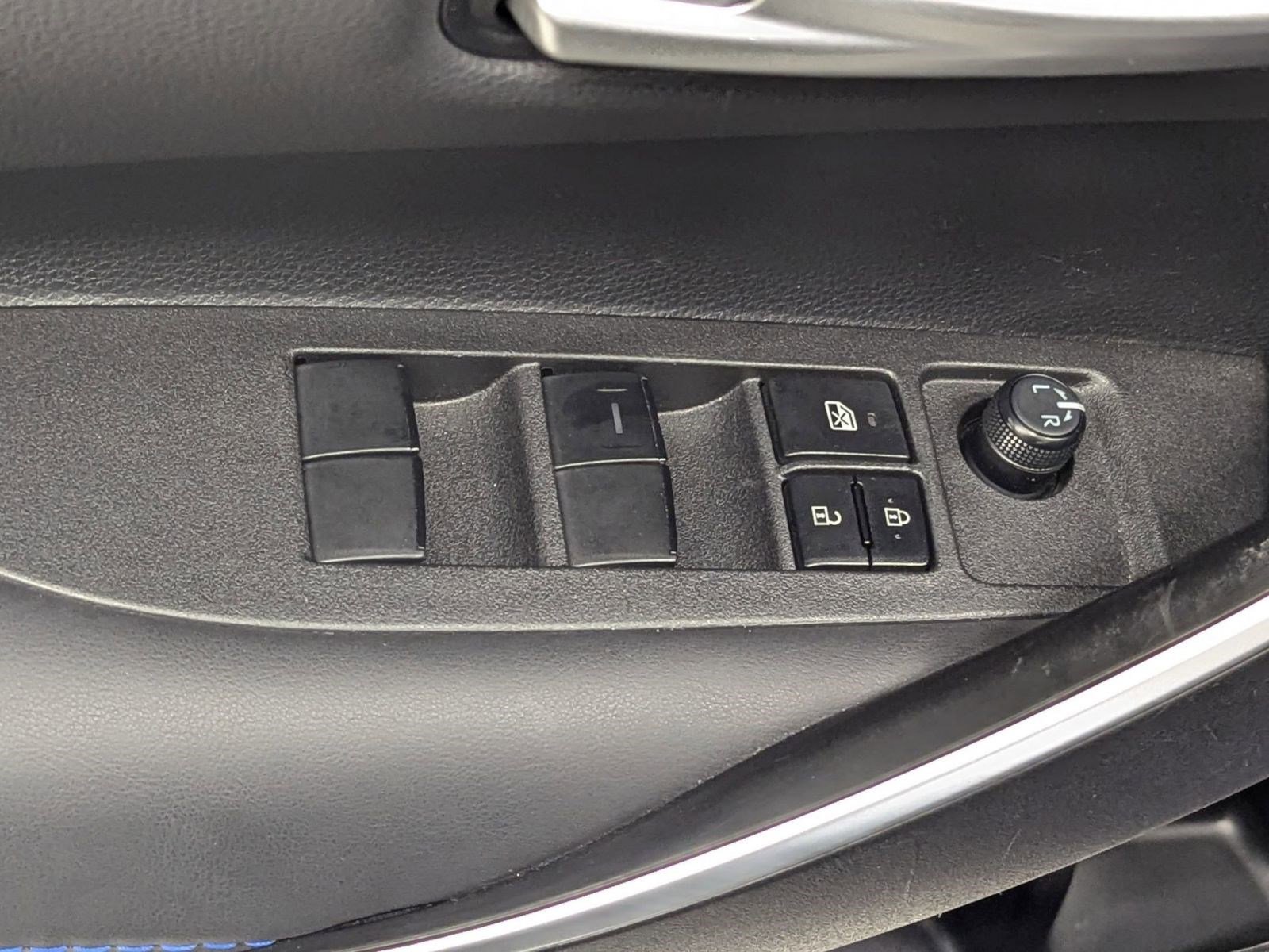 Used 2022 Toyota Corolla SE image 18