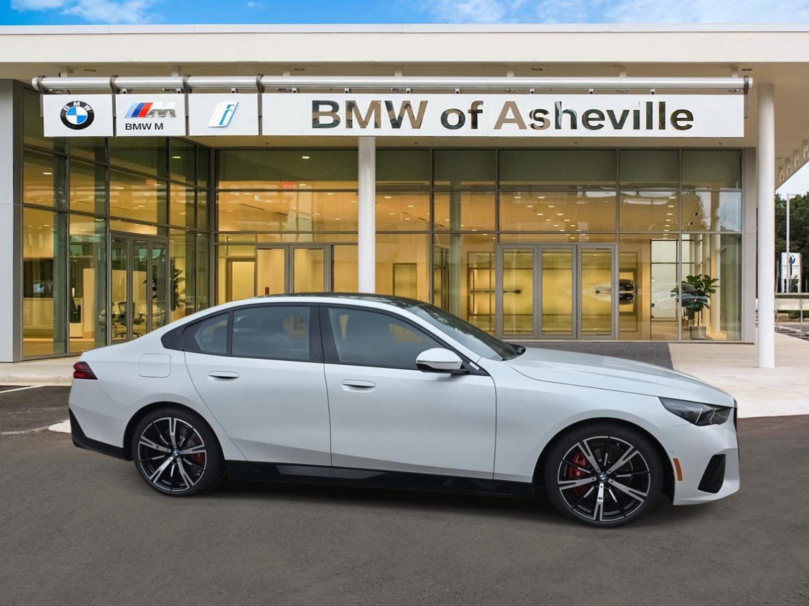 Certified 2026 BMW 550e xDrive AWD/4WD image 1