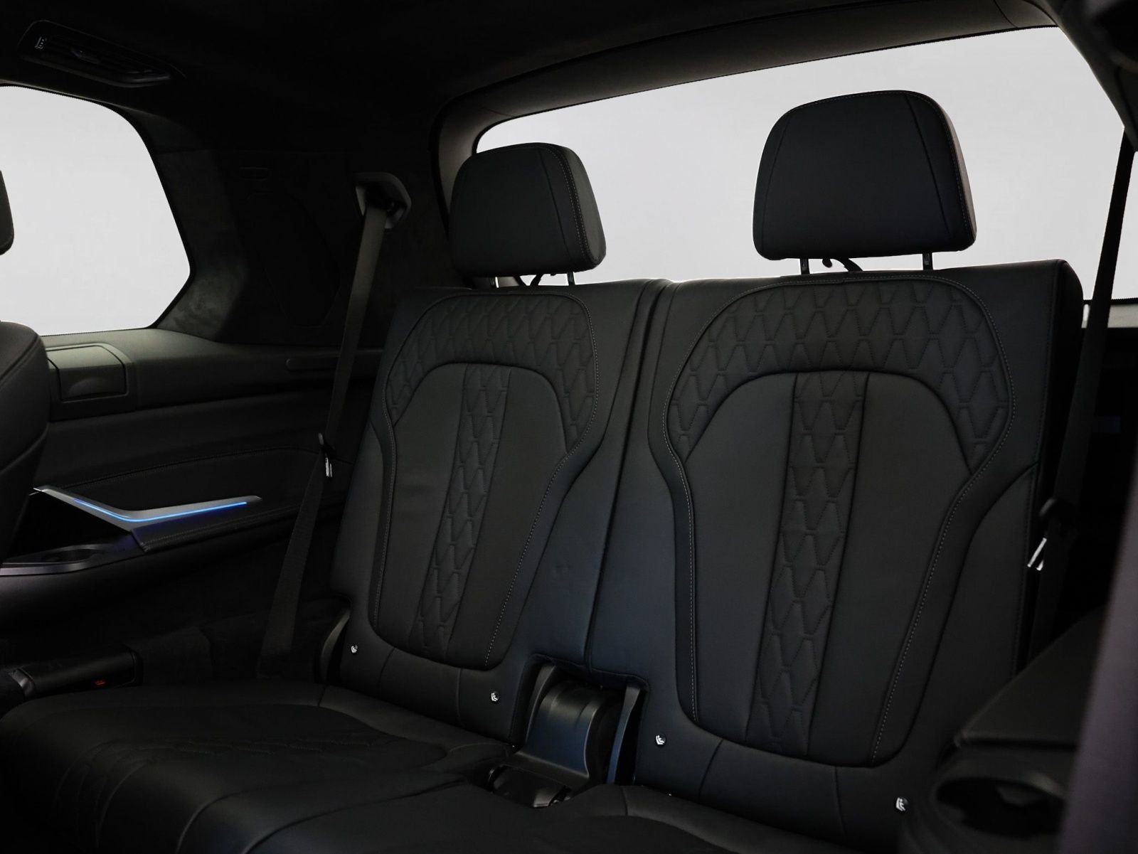 Used 2024 BMW ALPINA XB7 AWD/4WD image 16
