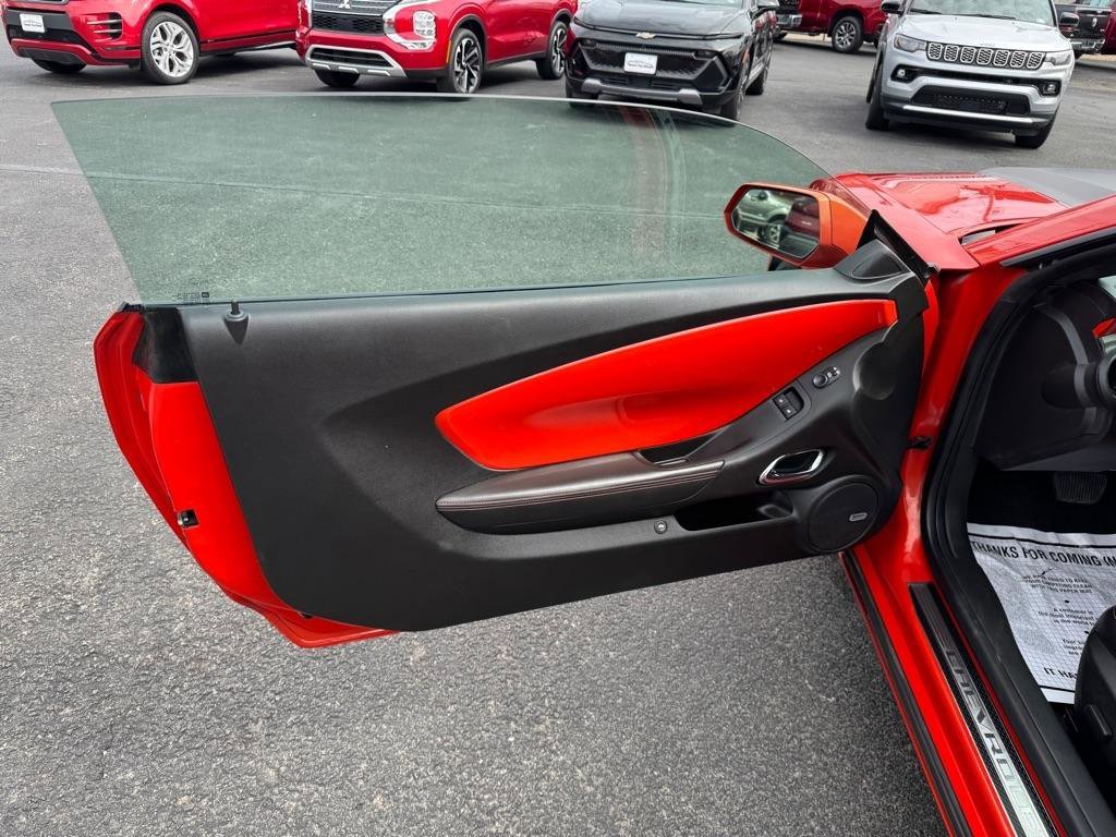 Used 2010 Chevrolet Camaro SS w/ Interior Accent Trim Package image 11