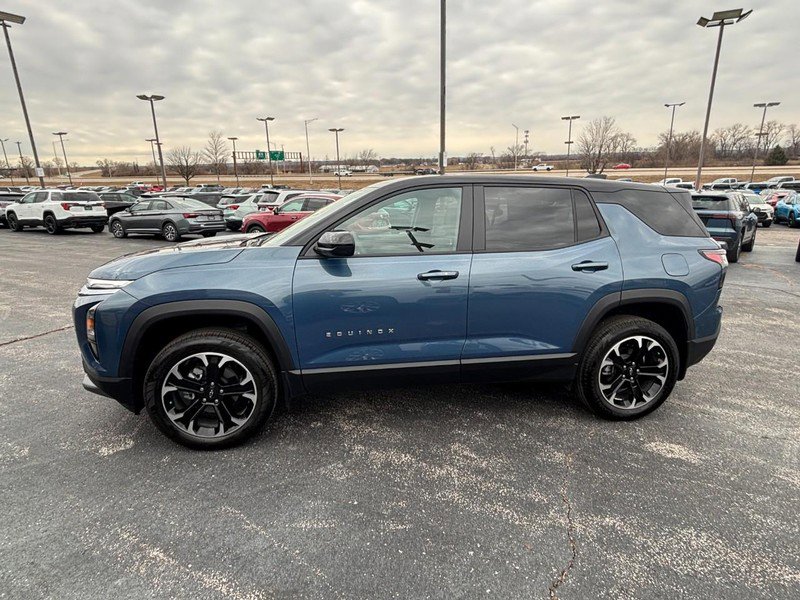 Used 2026 Chevrolet Equinox LT w/ Convenience Package II image 2