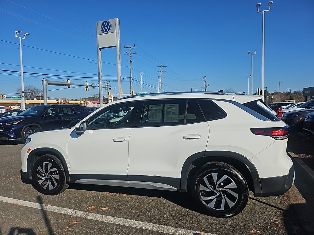 Certified 2025 Volkswagen Tiguan S image 2