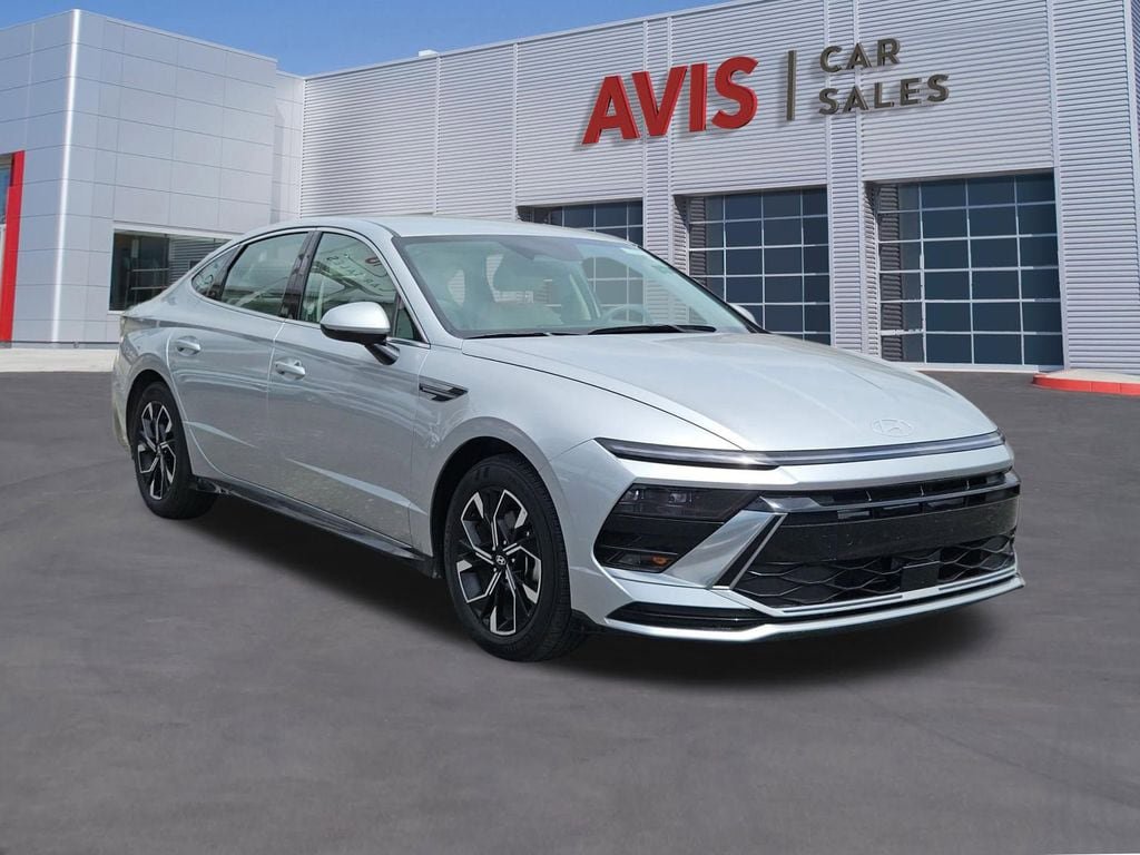 Used 2025 Hyundai Sonata SEL FWD image 9