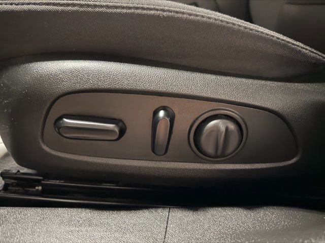 Used 2023 Chevrolet Malibu LT FWD image 16