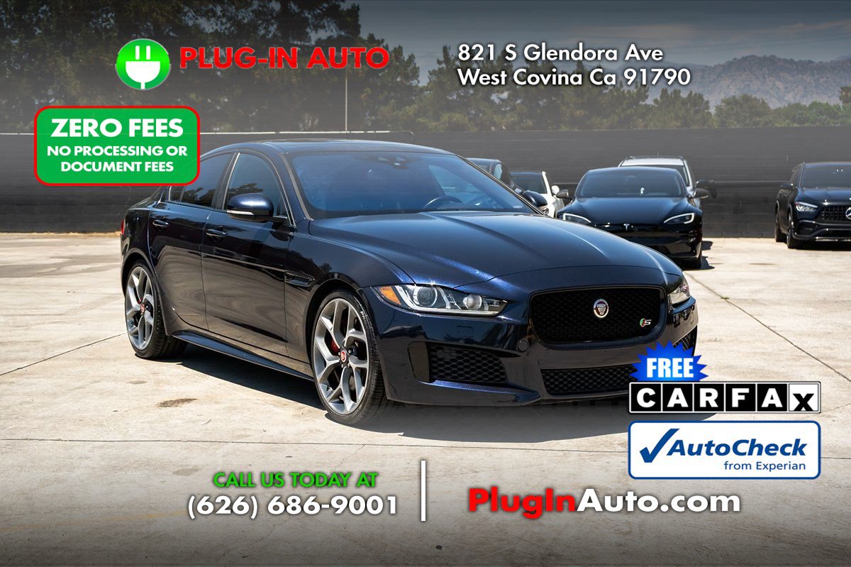 Used 2018 Jaguar XE S RWD image 3