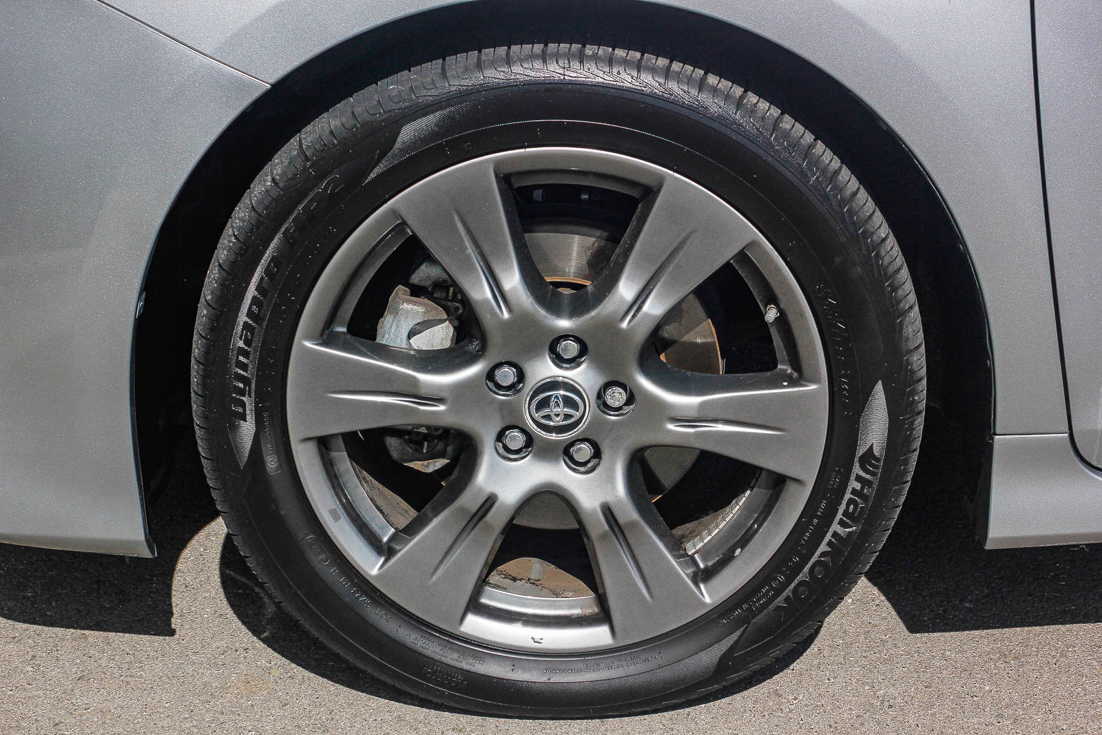 Used 2020 Toyota Sienna SE w/ Carpet Mat Package image 10