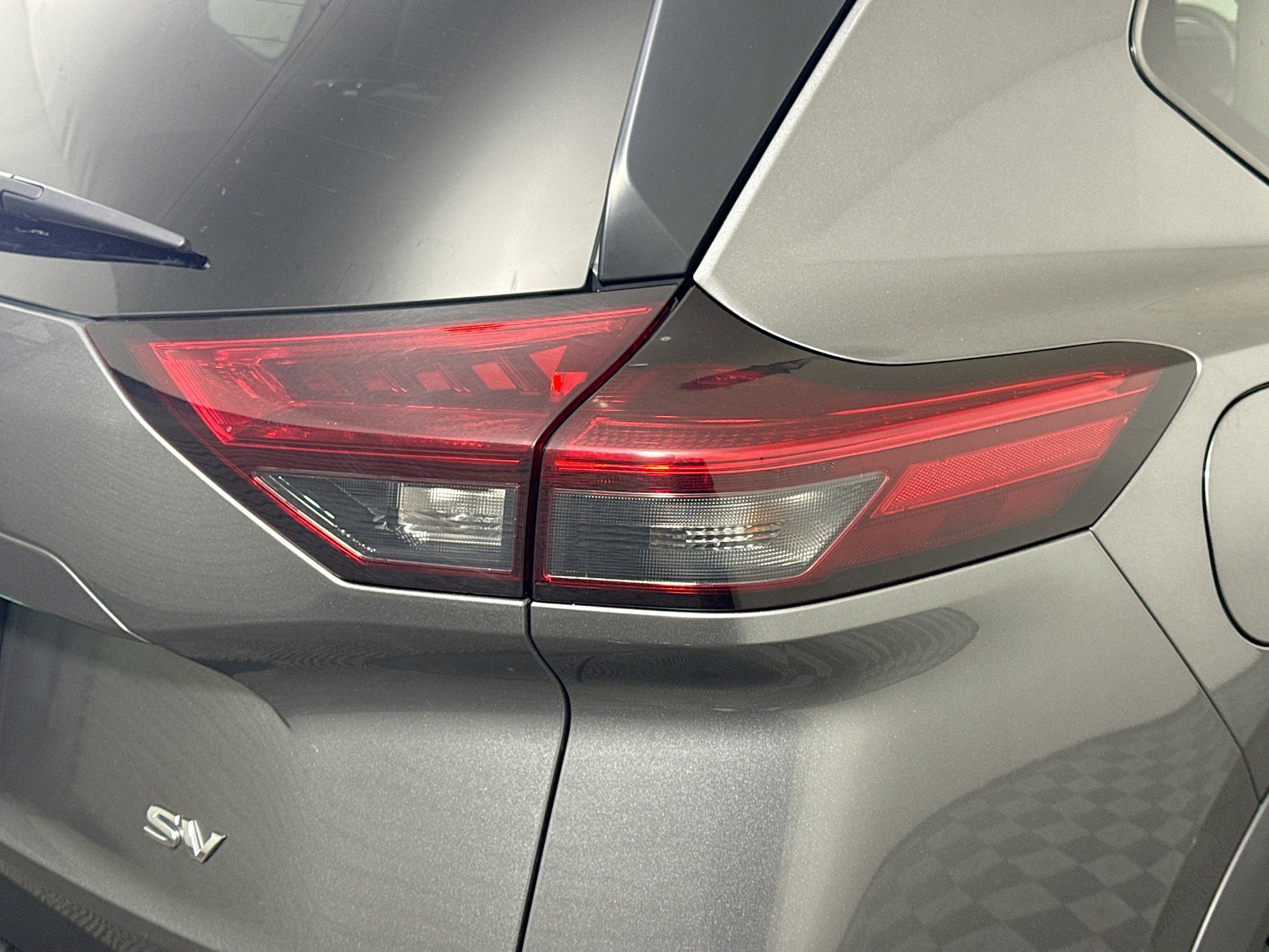 Used 2023 Nissan Rogue SV image 29