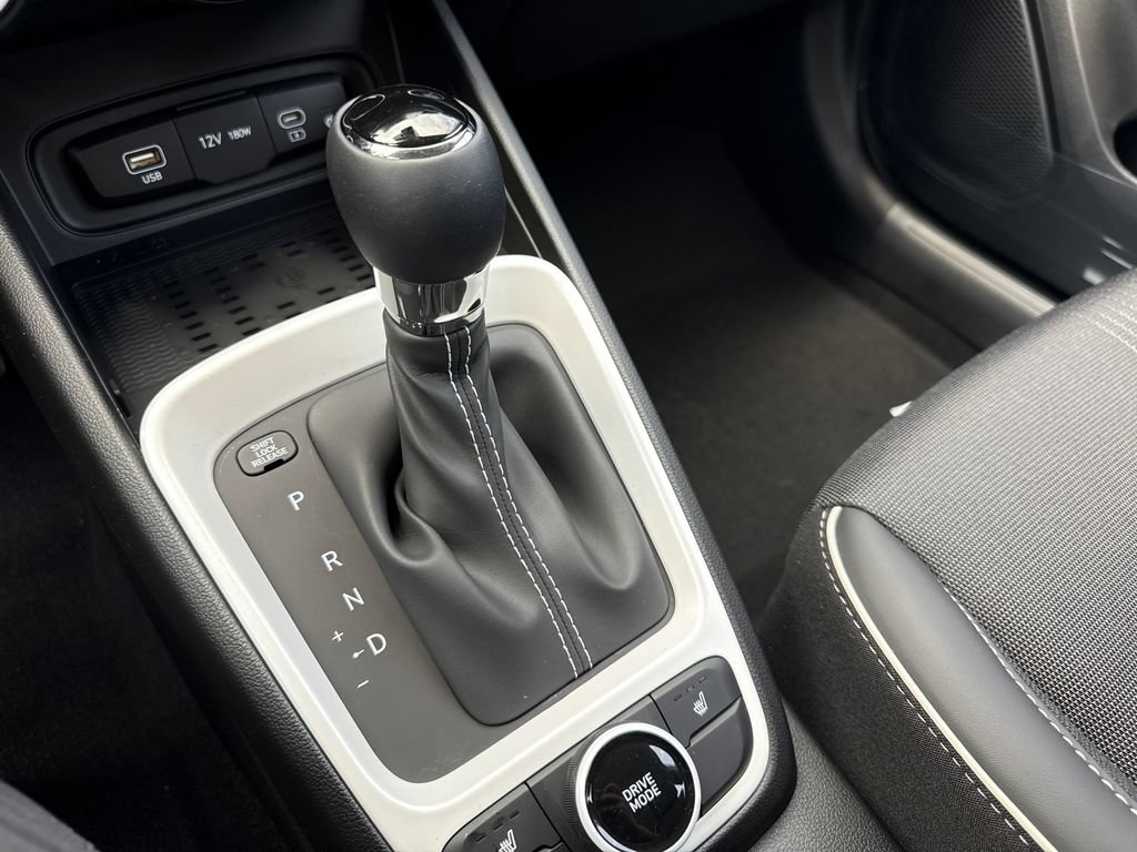 New 2026 Hyundai Venue SEL FWD image 24