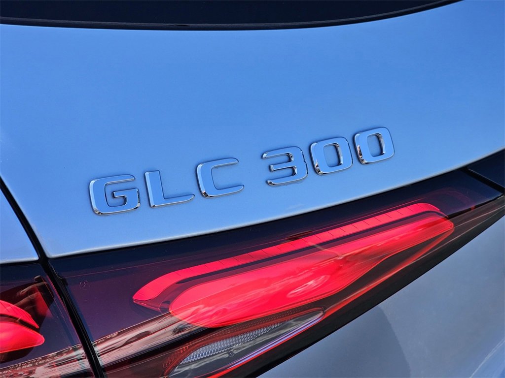 Used 2025 Mercedes-Benz GLC 300 image 12