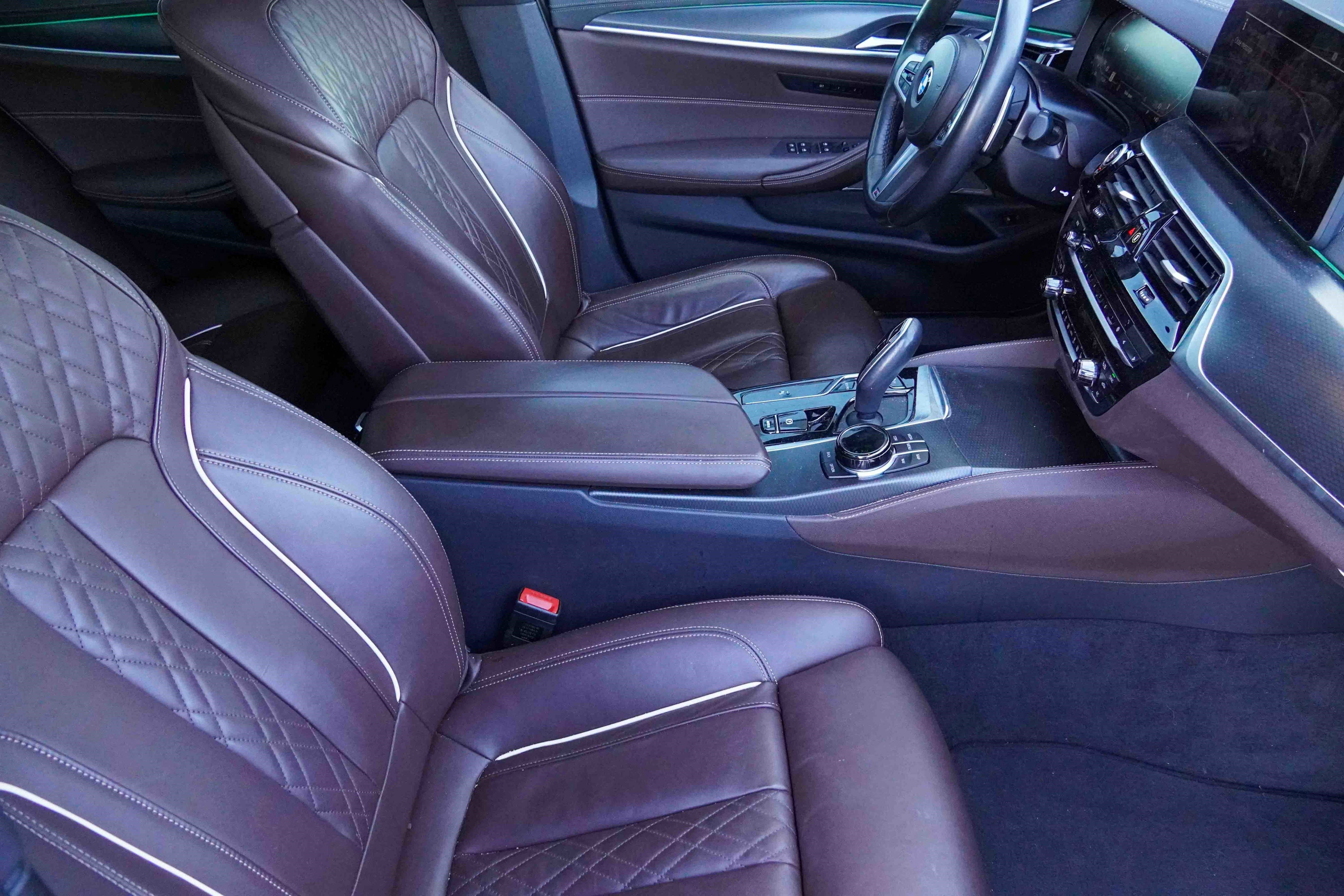 Certified 2022 BMW M550i xDrive w/ Executive Package image 12