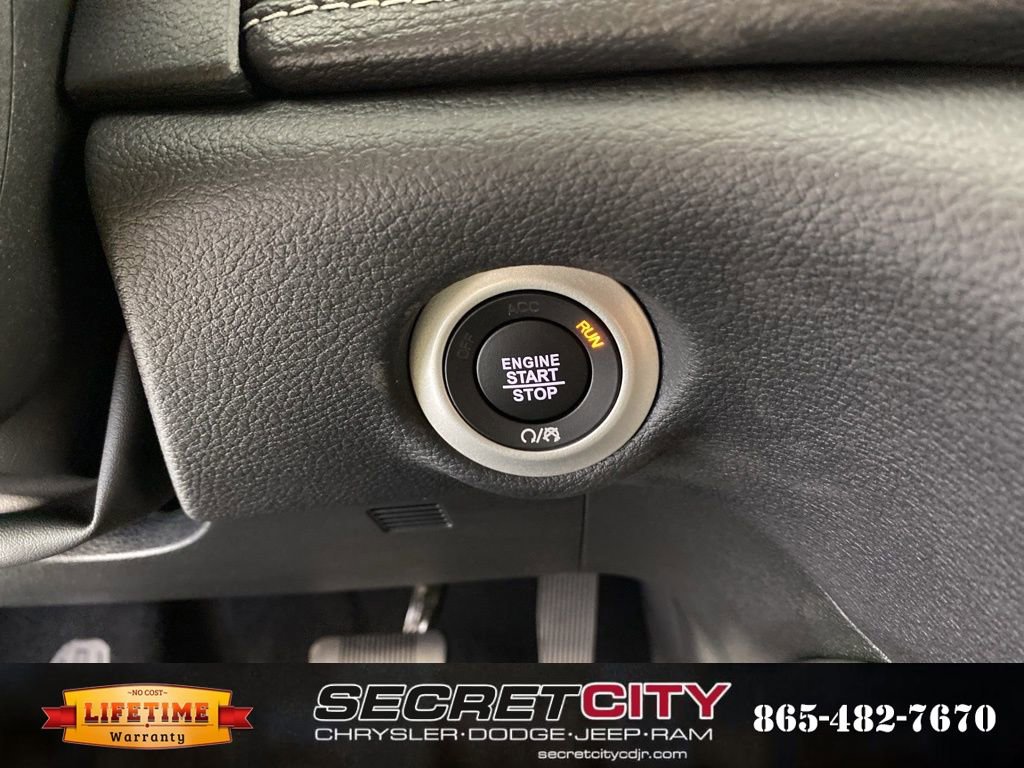 New 2026 Chrysler Pacifica Limited w/ S Appearance Package image 18