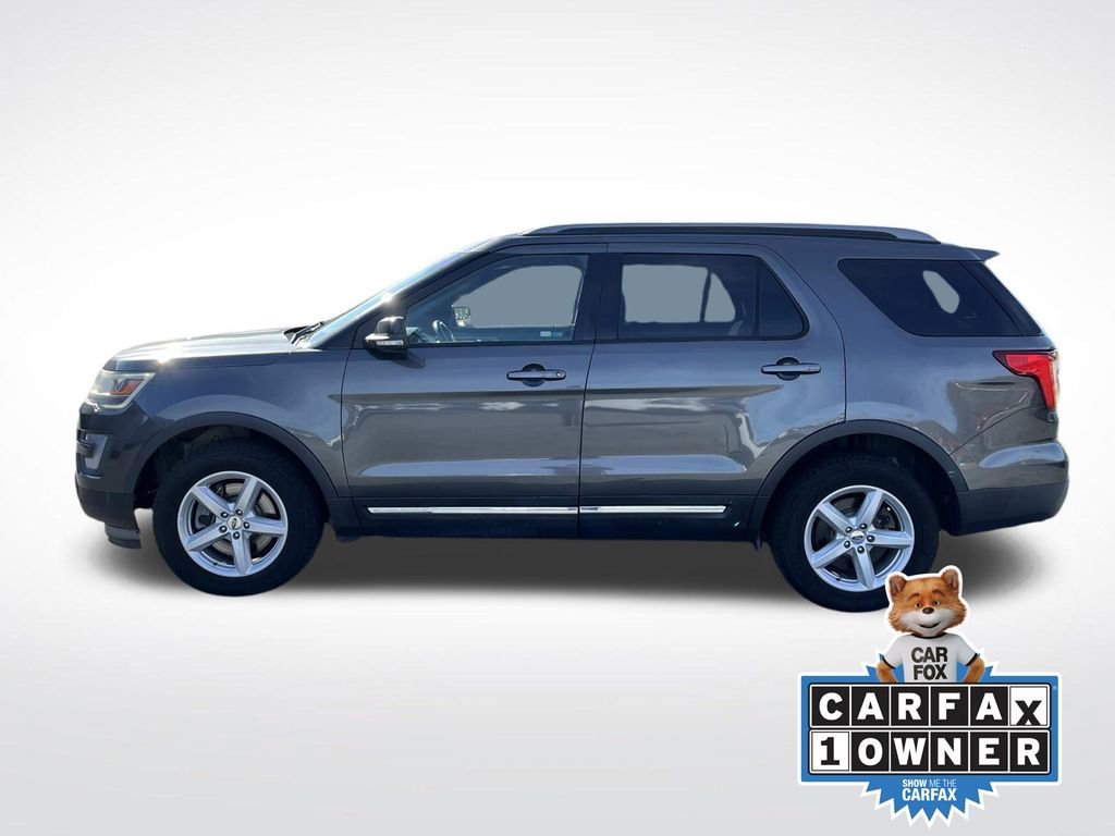 Used 2017 Ford Explorer XLT image 7