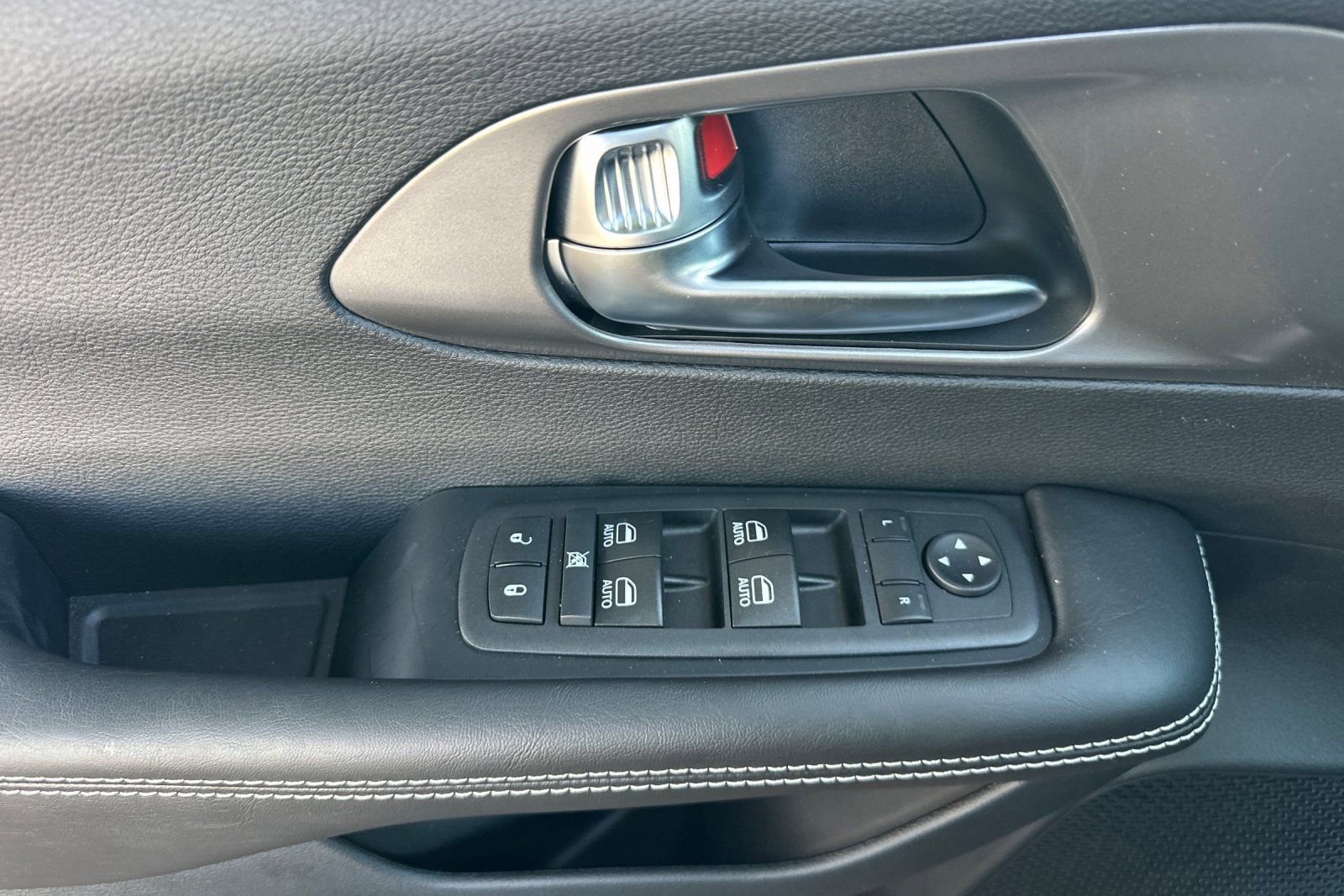New 2026 Chrysler Voyager LX FWD image 8