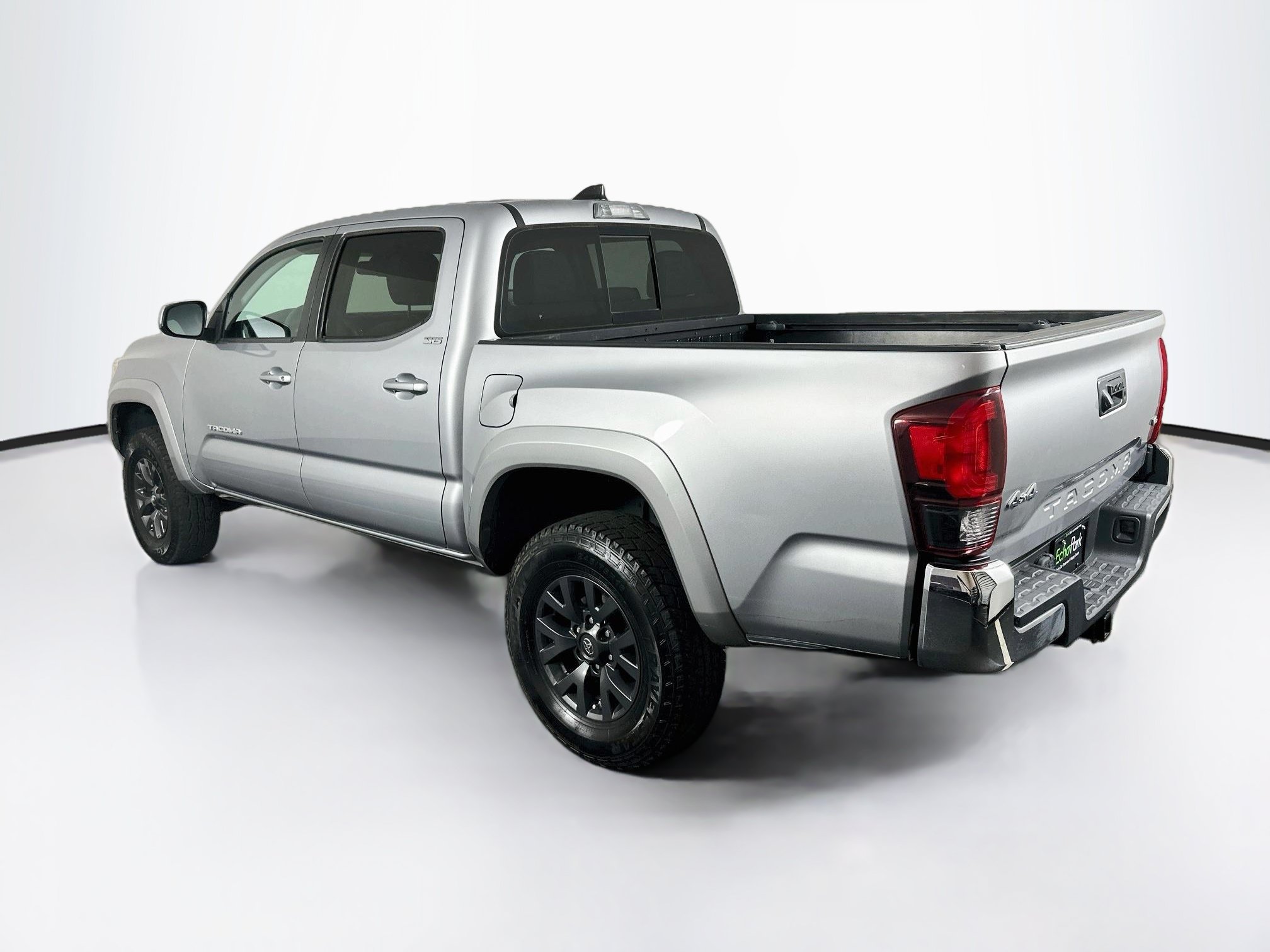 Used 2020 Toyota Tacoma SR5 AWD/4WD image 5