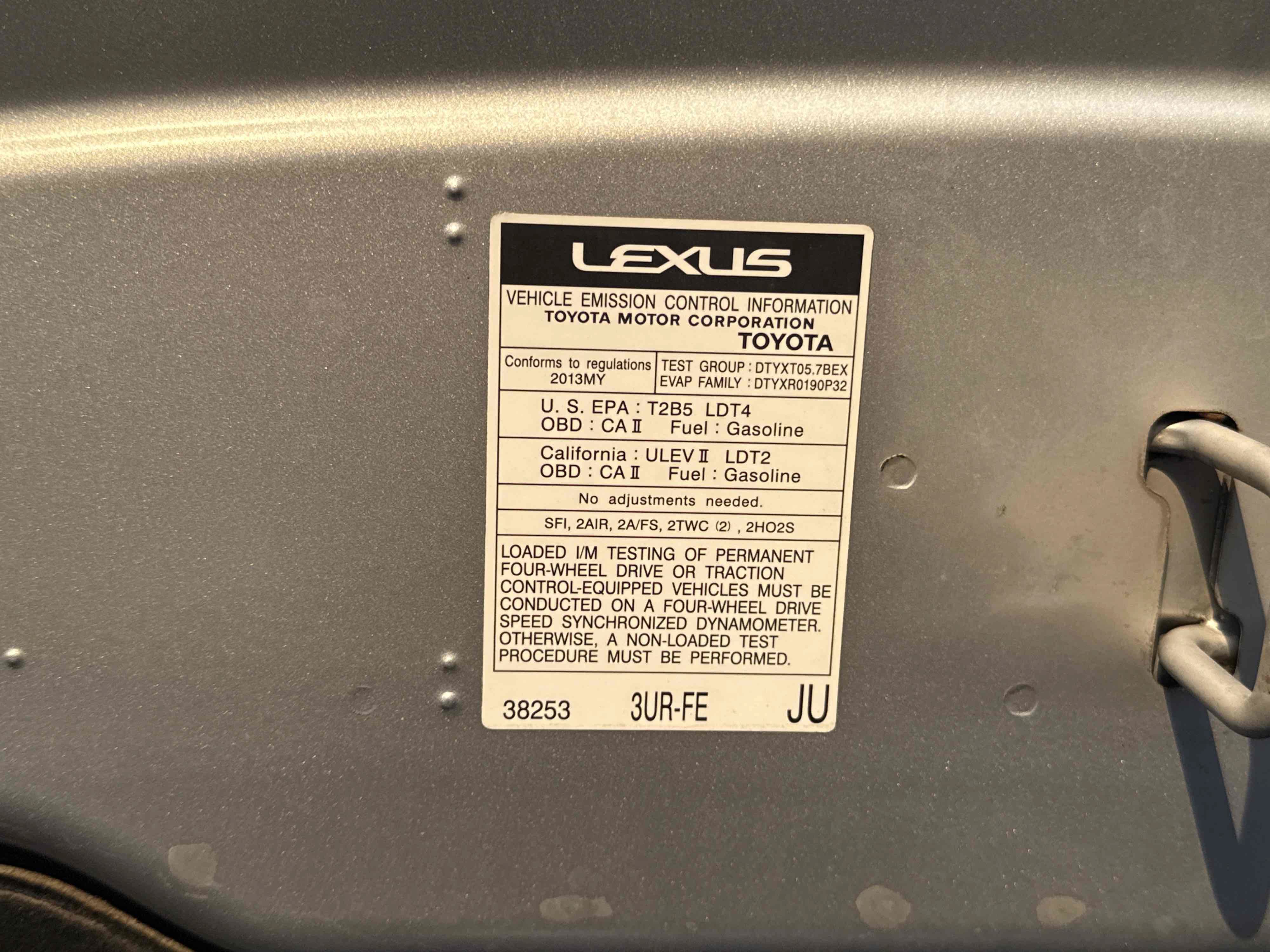 Used 2013 Lexus LX 570 4WD w/ Luxury Pkg image 48