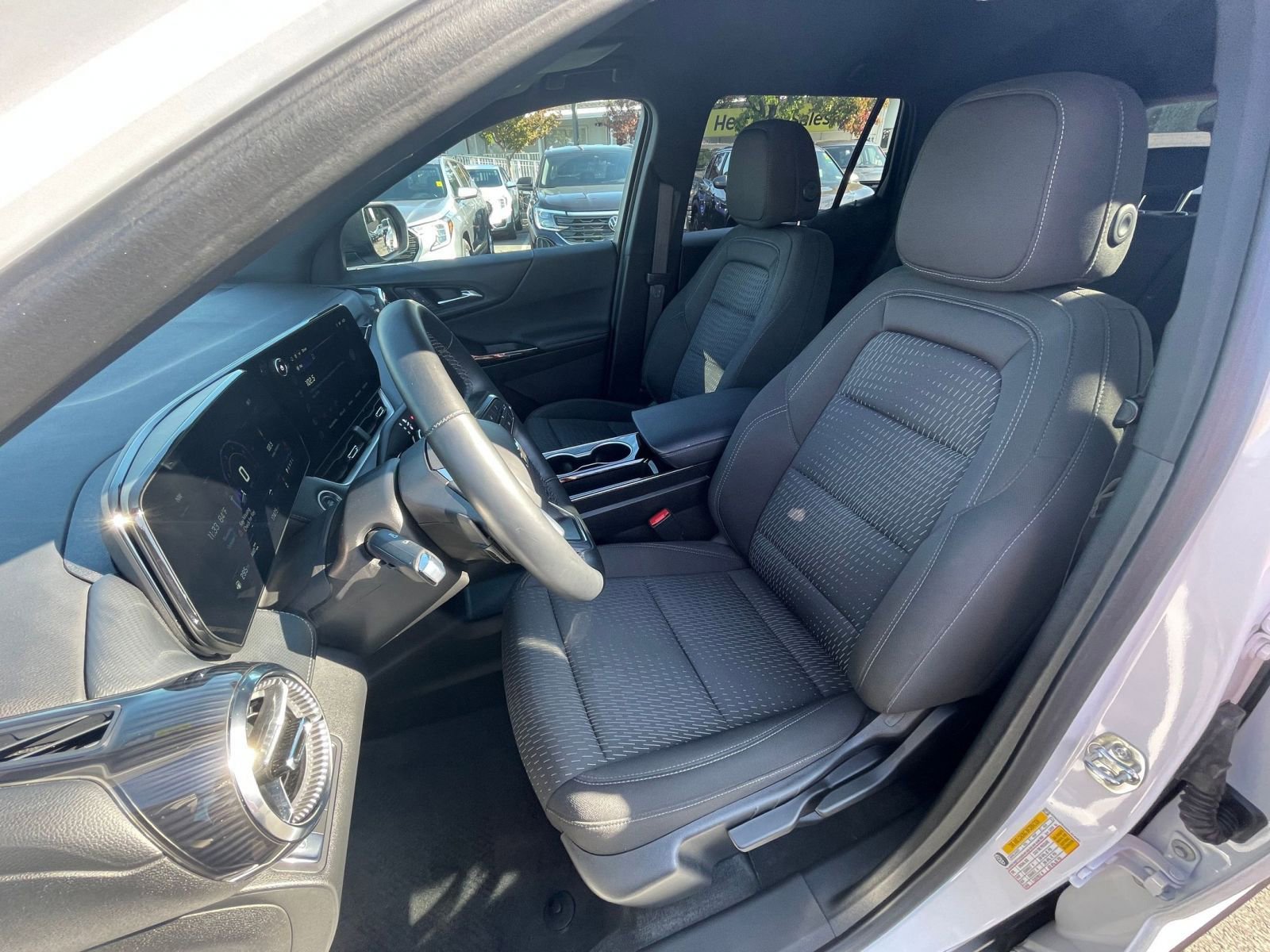 Used 2025 Chevrolet Equinox LT image 35