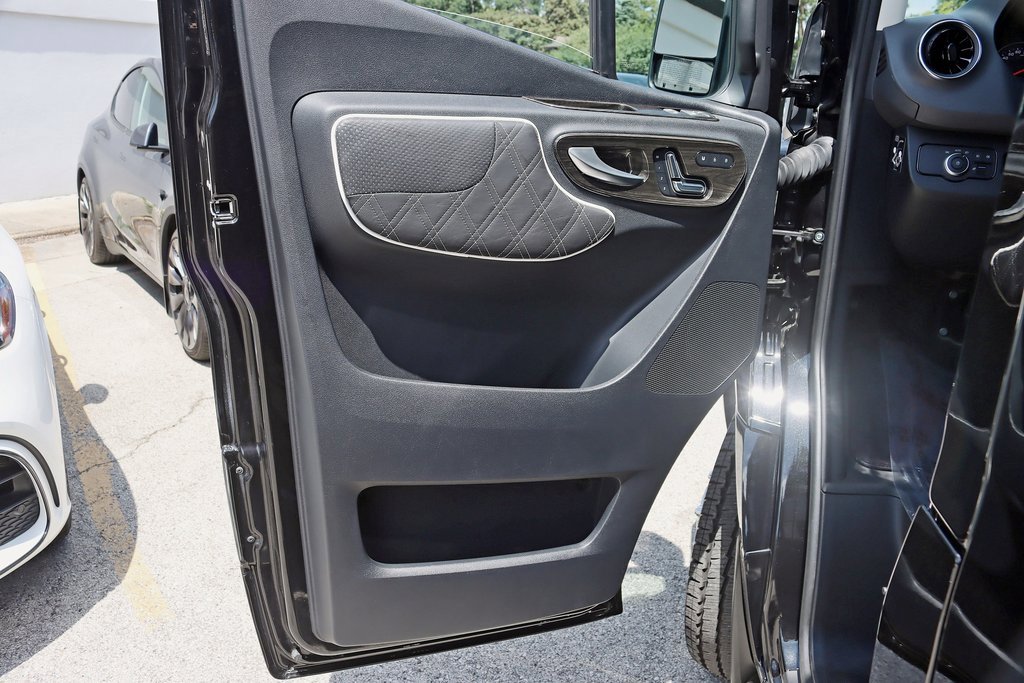 Used 2024 Mercedes-Benz Sprinter 3500 image 31