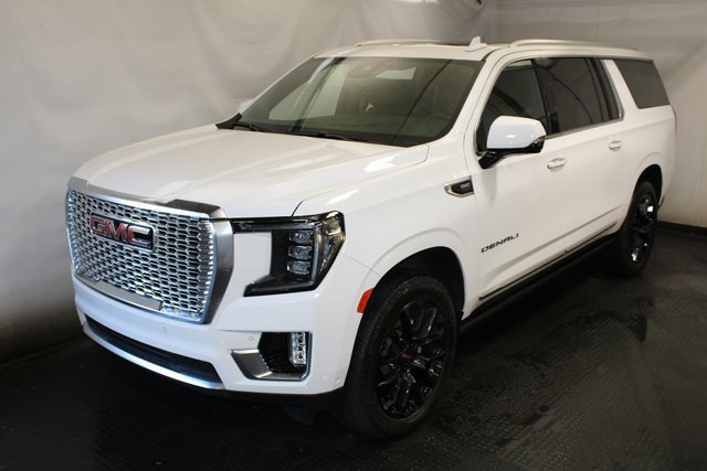 Used 2024 GMC Yukon XL Denali w/ Denali Reserve Package image 1