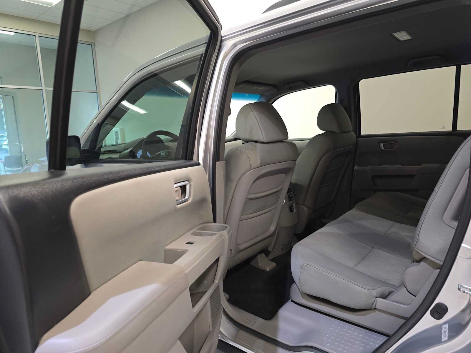 Used 2010 Honda Pilot LX image 22