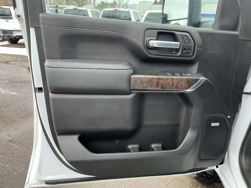 Used 2021 GMC Sierra 3500 Denali w/ Denali Ultimate Package image 17