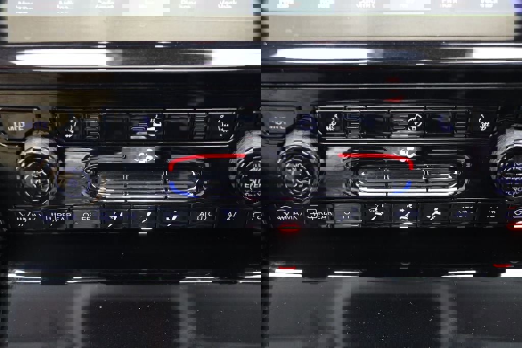 Used 2023 Jeep Grand Cherokee 4WD 4xe image 25