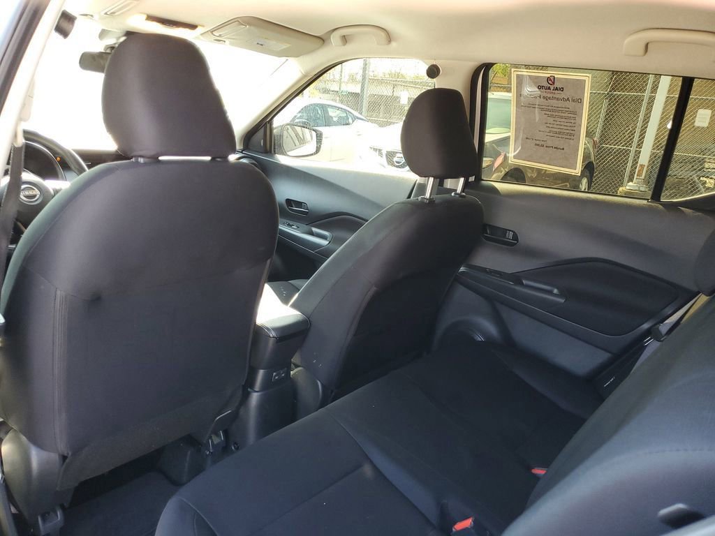 Used 2023 Nissan Kicks S FWD image 9