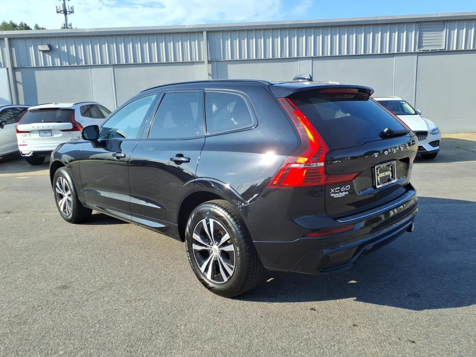 Certified 2024 Volvo XC60 B5 Core w/ Climate Package AWD/4WD image 7