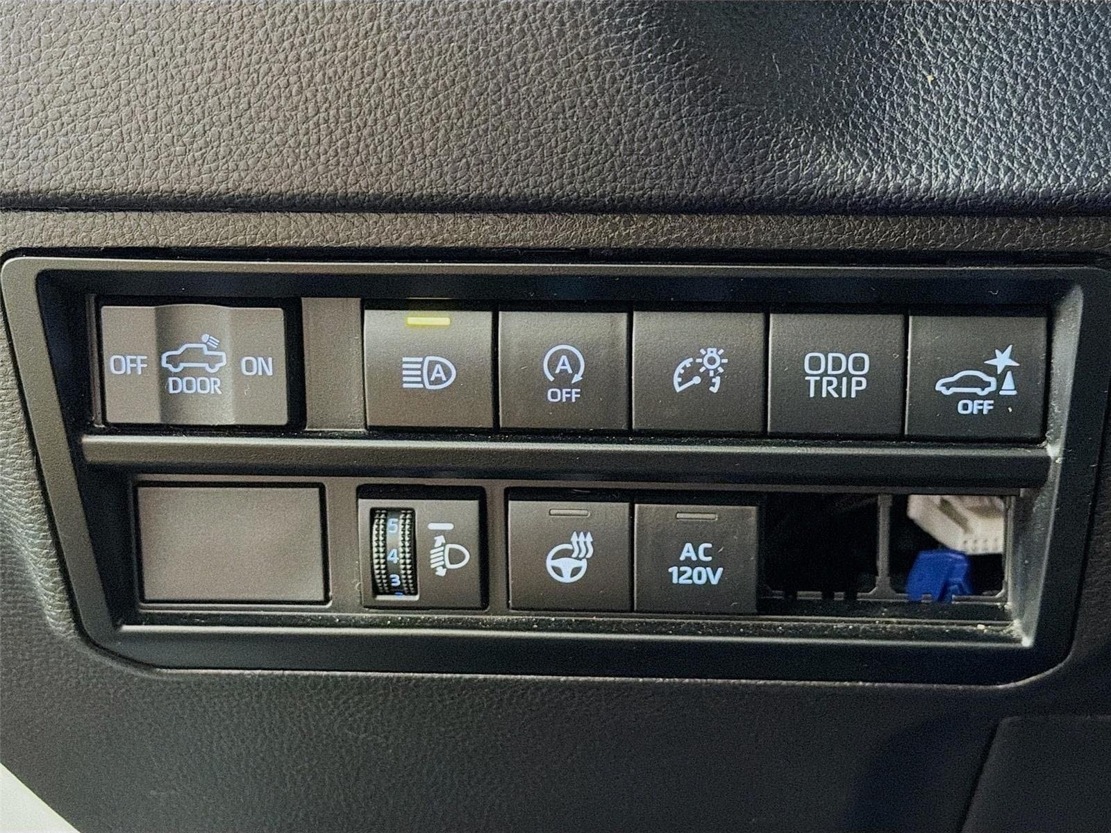 Used 2024 Toyota Tundra SR5 w/ SR5 Premium Package AWD/4WD image 10