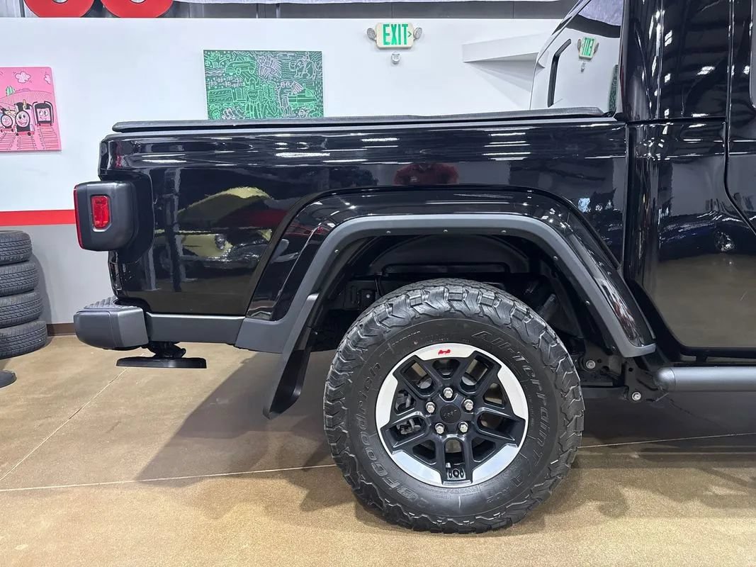 Used 2023 Jeep Gladiator Overland w/ Cold Weather Group AWD/4WD image 24