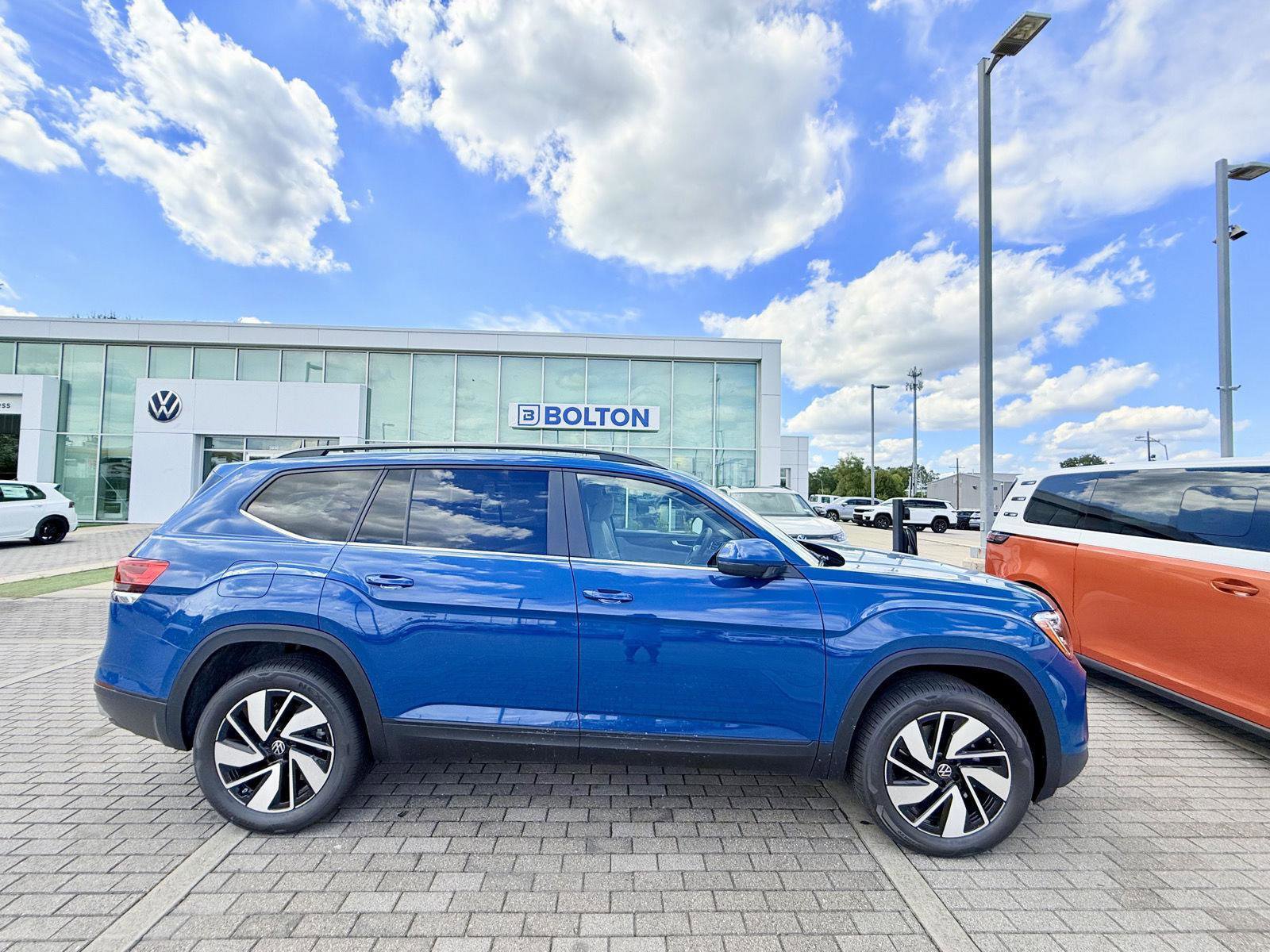 New 2026 Volkswagen Atlas SE image 2