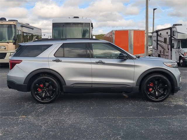 Used 2020 Ford Explorer ST w/ ST Street Pack image 4