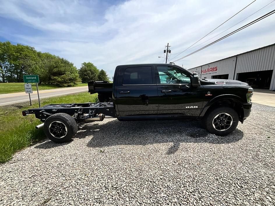 New 2026 RAM 3500 Big Horn w/ Laramie Trim Package AWD/4WD image 4