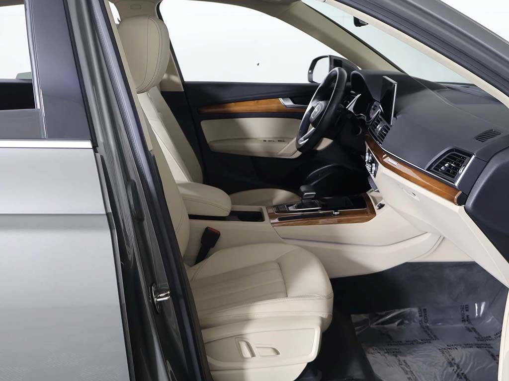 Used 2023 Audi Q5 2.0T Premium w/ Convenience Package AWD/4WD image 27