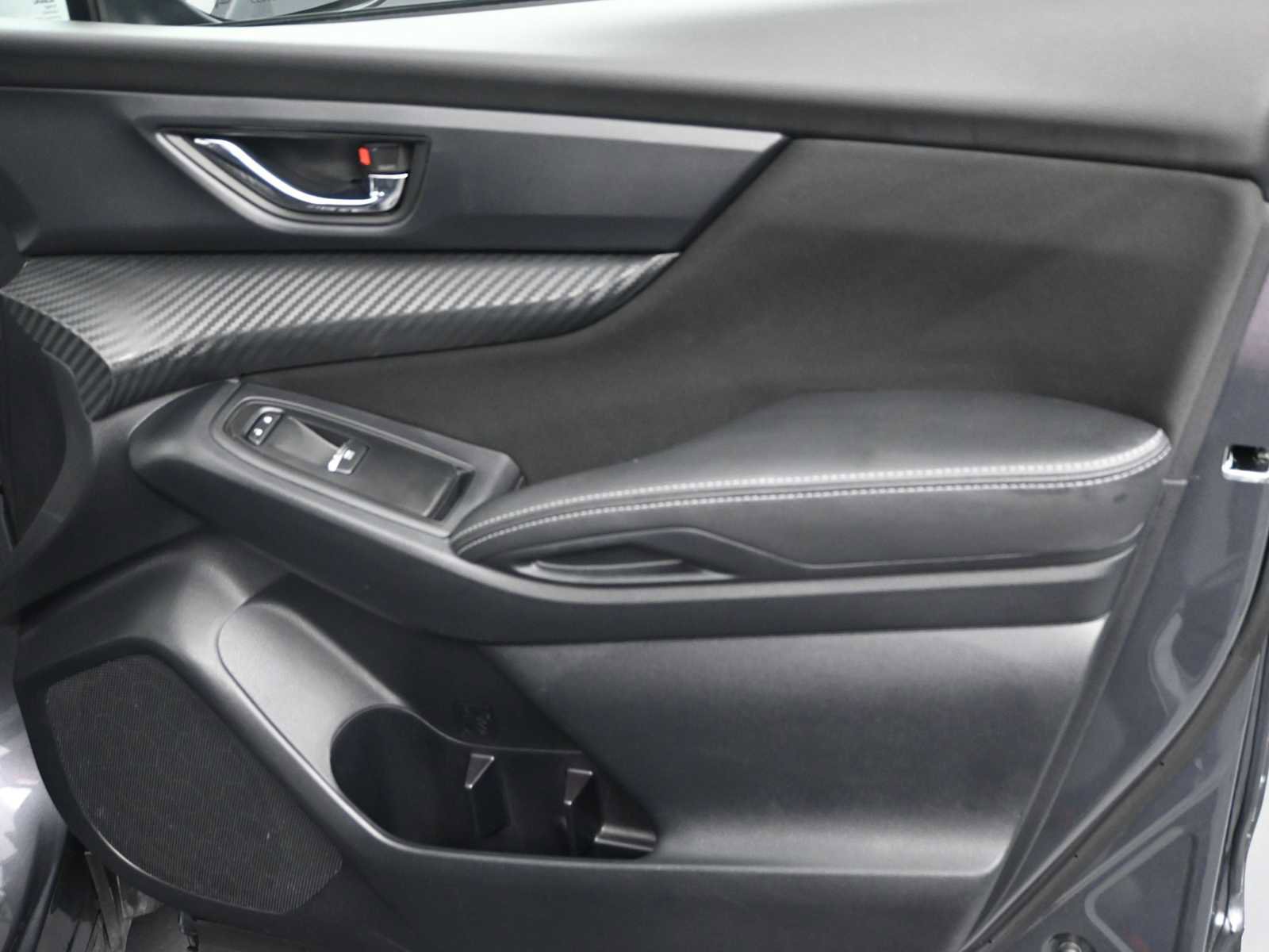 Used 2023 Subaru Ascent Premium w/ Convenience Package image 16