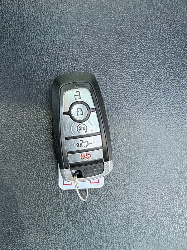 Used 2025 Ford F350 Lariat w/ Camper Package image 28