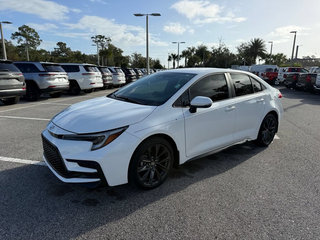Used 2026 Toyota Corolla SE FWD image 7