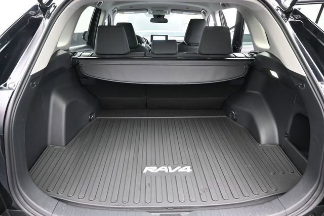 Used 2025 Toyota RAV4 LE AWD/4WD image 18