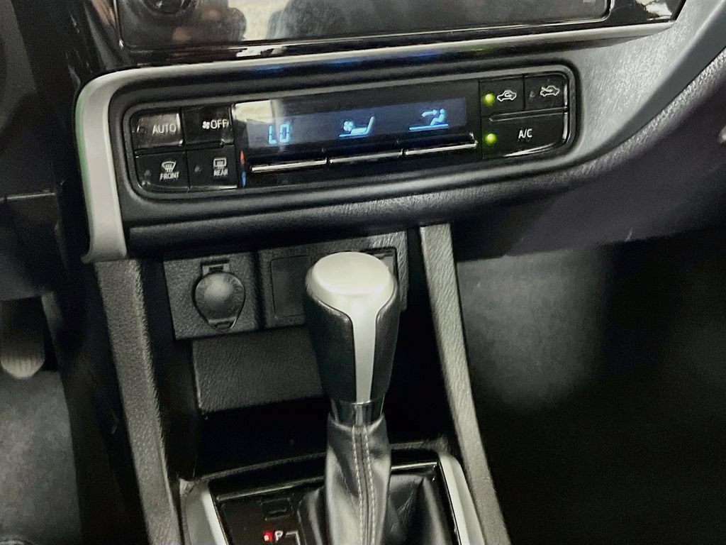 Used 2017 Toyota Corolla LE FWD image 19