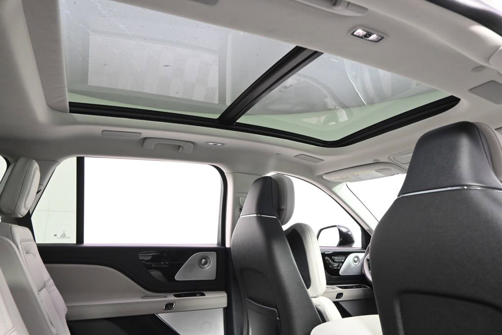New 2026 Lincoln Aviator Reserve image 17