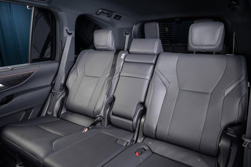 Used 2026 Lexus LX 600 4WD w/ Accessory Package (2T) image 31