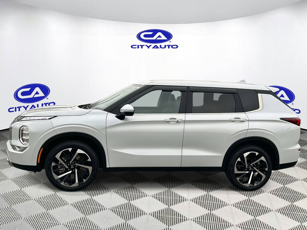 Used 2024 Mitsubishi Outlander SE image 7