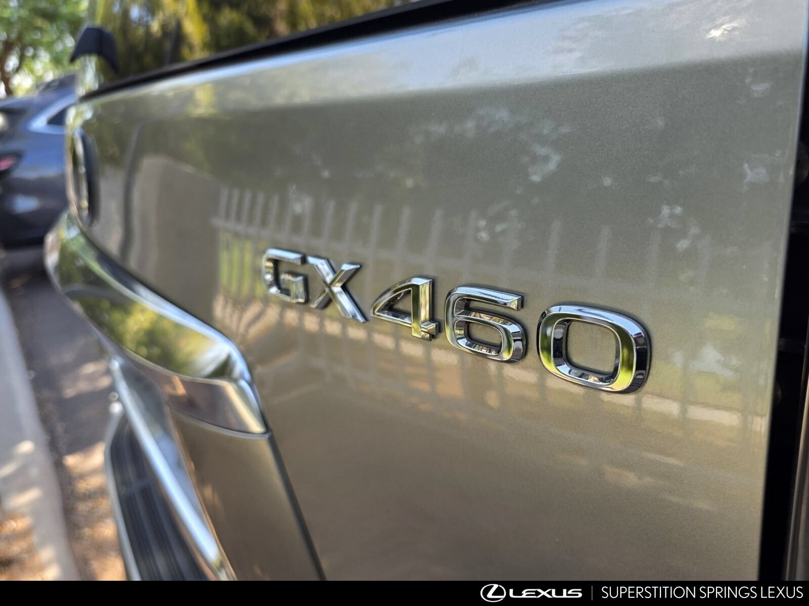 Used 2023 Lexus GX 460 Premium w/ Accessory Package AWD/4WD image 9