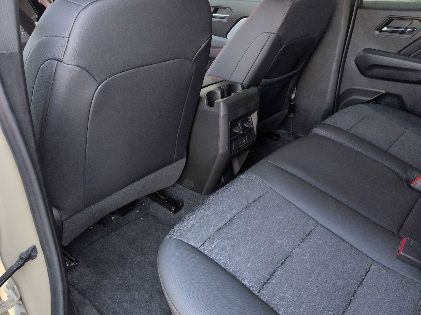 Used 2023 Chevrolet Colorado Z71 w/ Z71 Convenience Package 2 AWD/4WD image 19