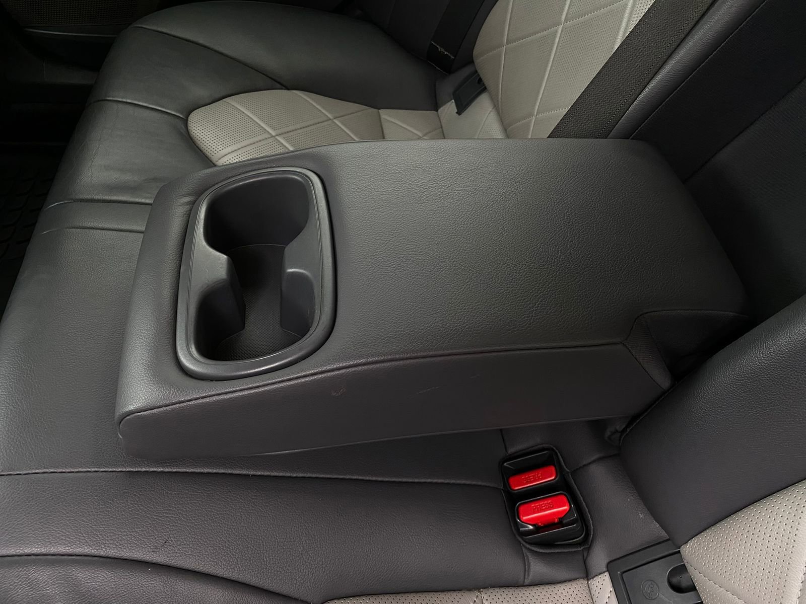 Used 2019 Toyota Camry XLE FWD image 29
