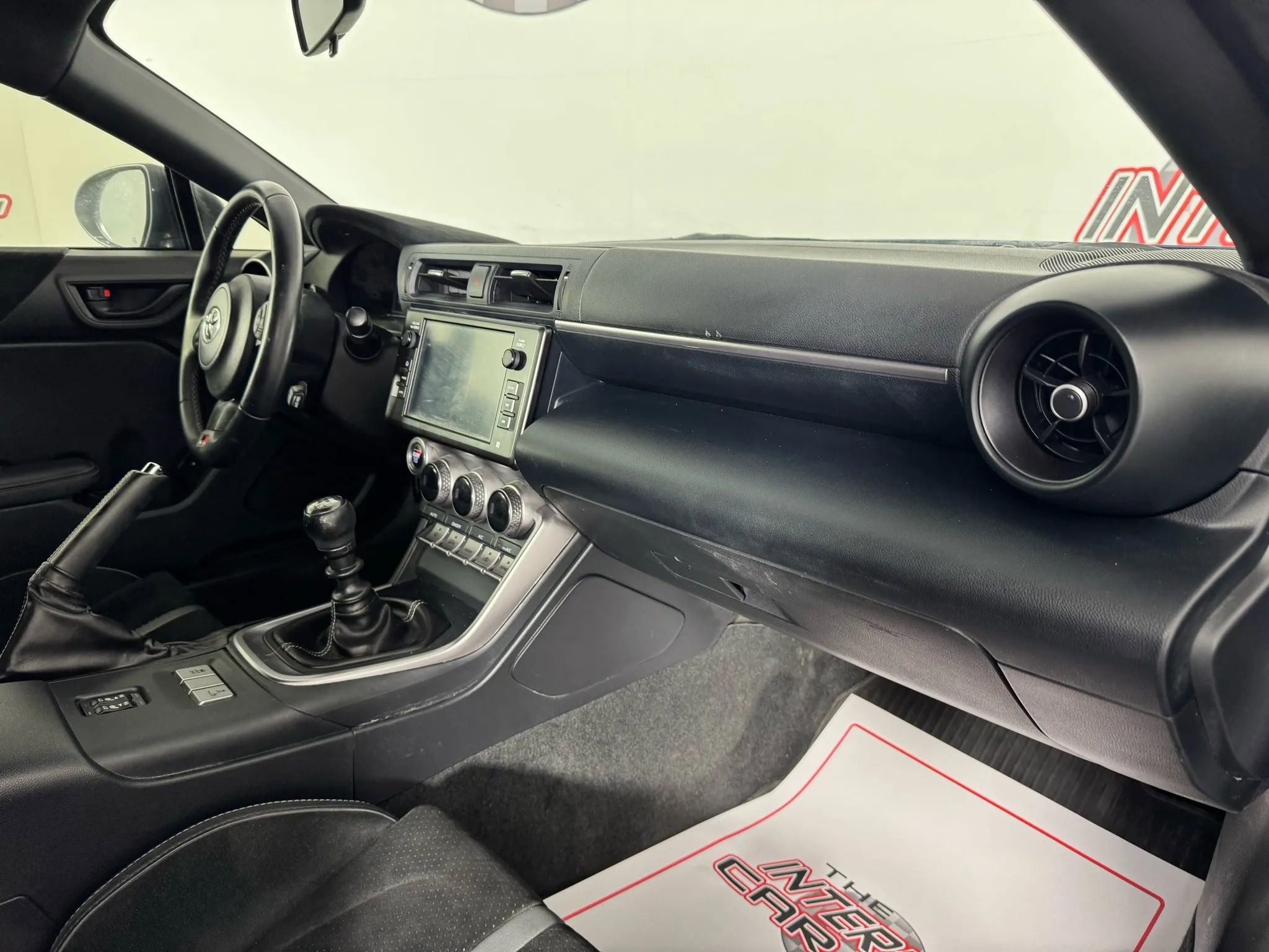 Used 2024 Toyota GR86 Premium RWD image 11