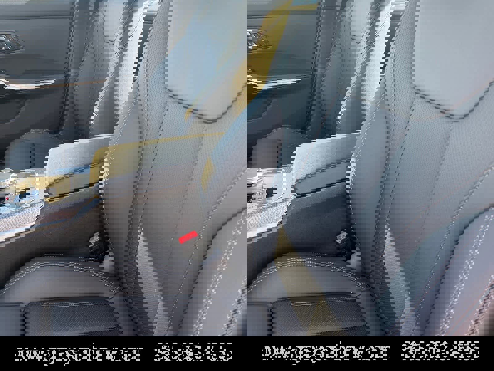 Used 2025 BMW 330i xDrive Sedan image 11