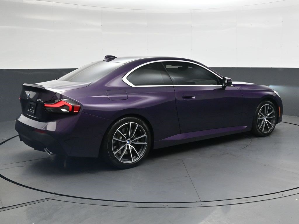 Used 2022 BMW 230i Coupe w/ Premium Package 2 RWD image 4