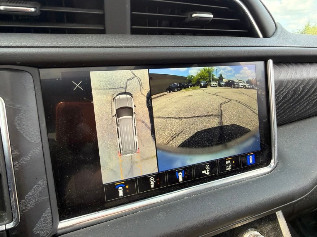 Used 2023 GMC Yukon Denali AWD/4WD image 15