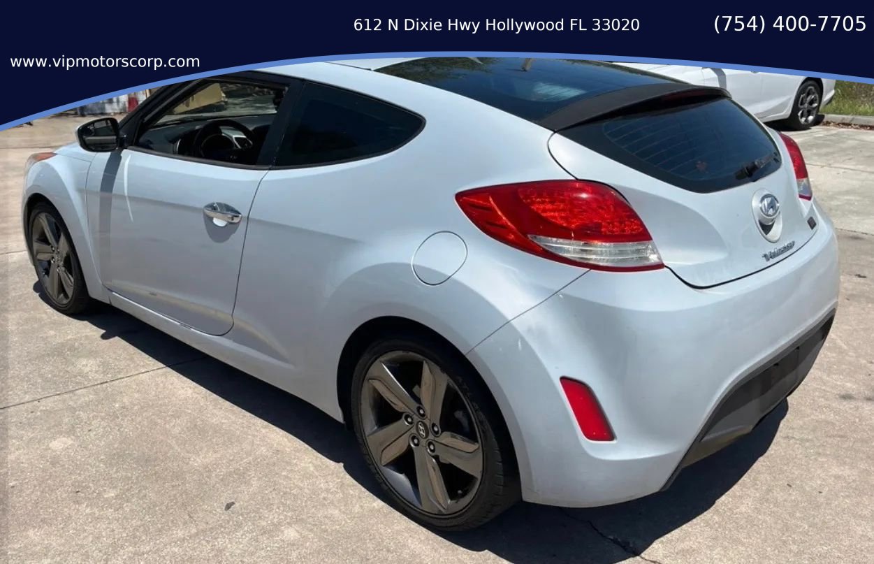 Used 2014 Hyundai Veloster RE:FLEX Edition FWD image 2